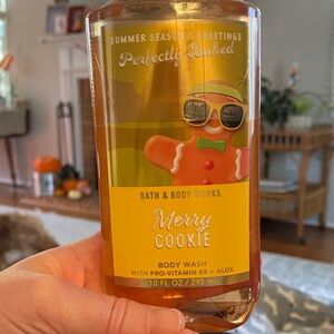 Bath & Body Works Merry Cookie Body Wash